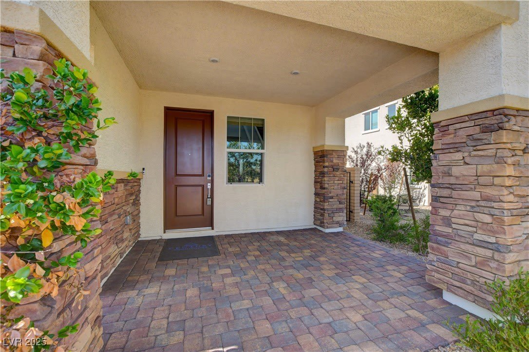1075 N Water Street – photo 4