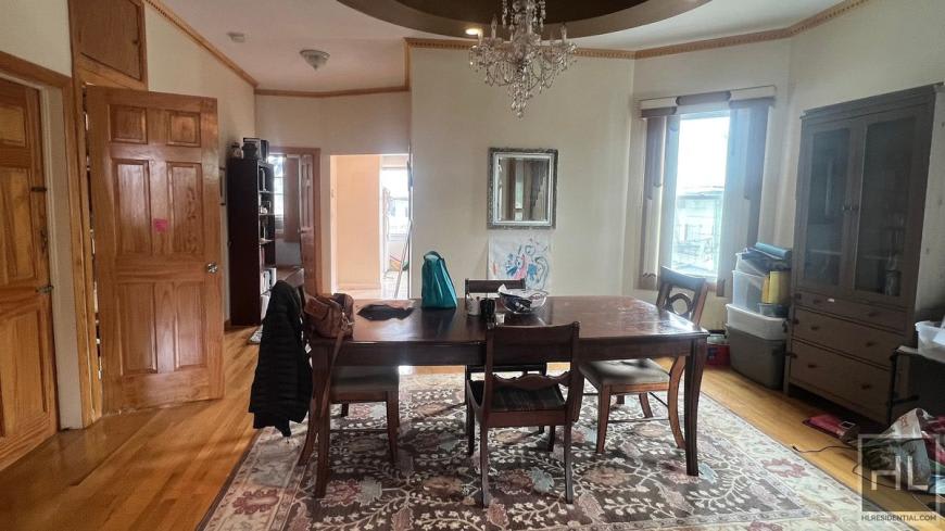 619 EAST 7 STREET – photo 1