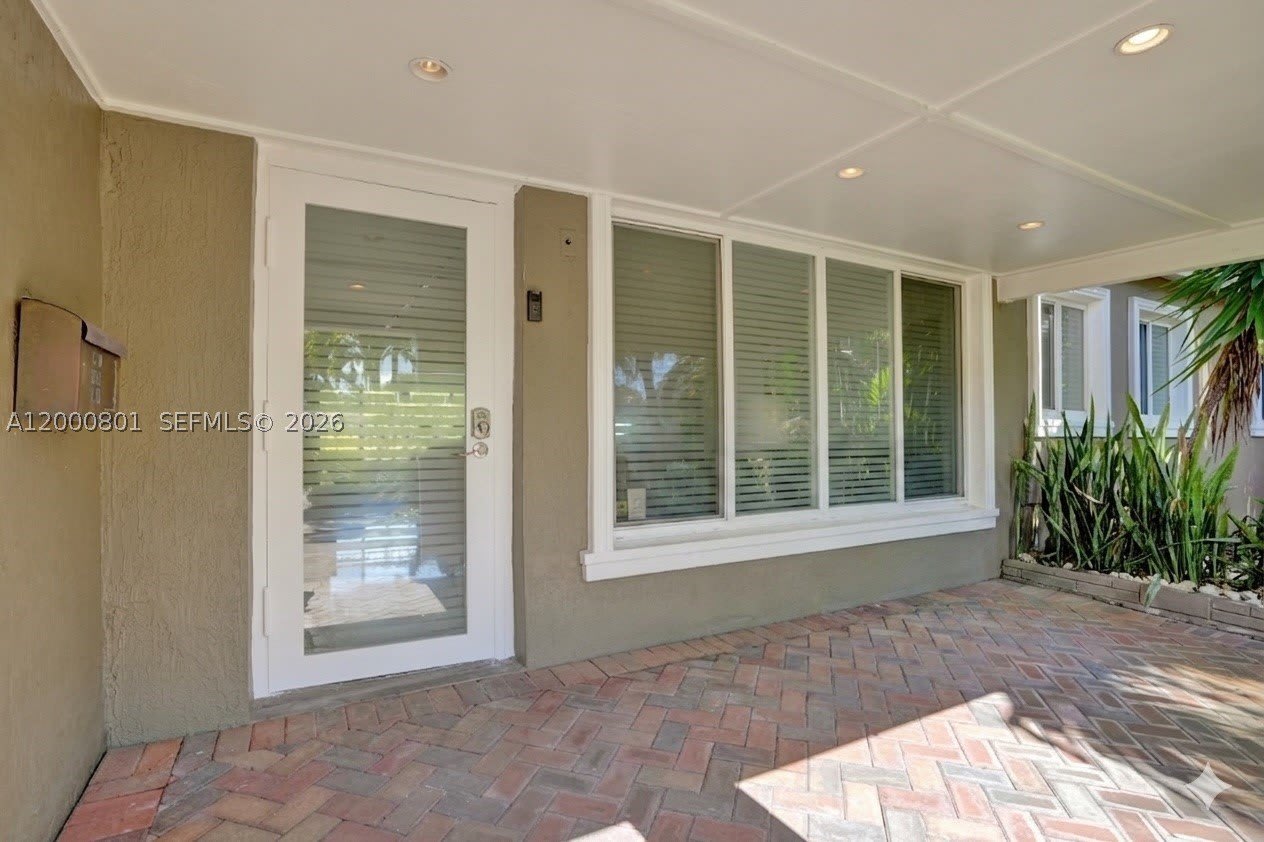 417 NE 29th St – photo 3