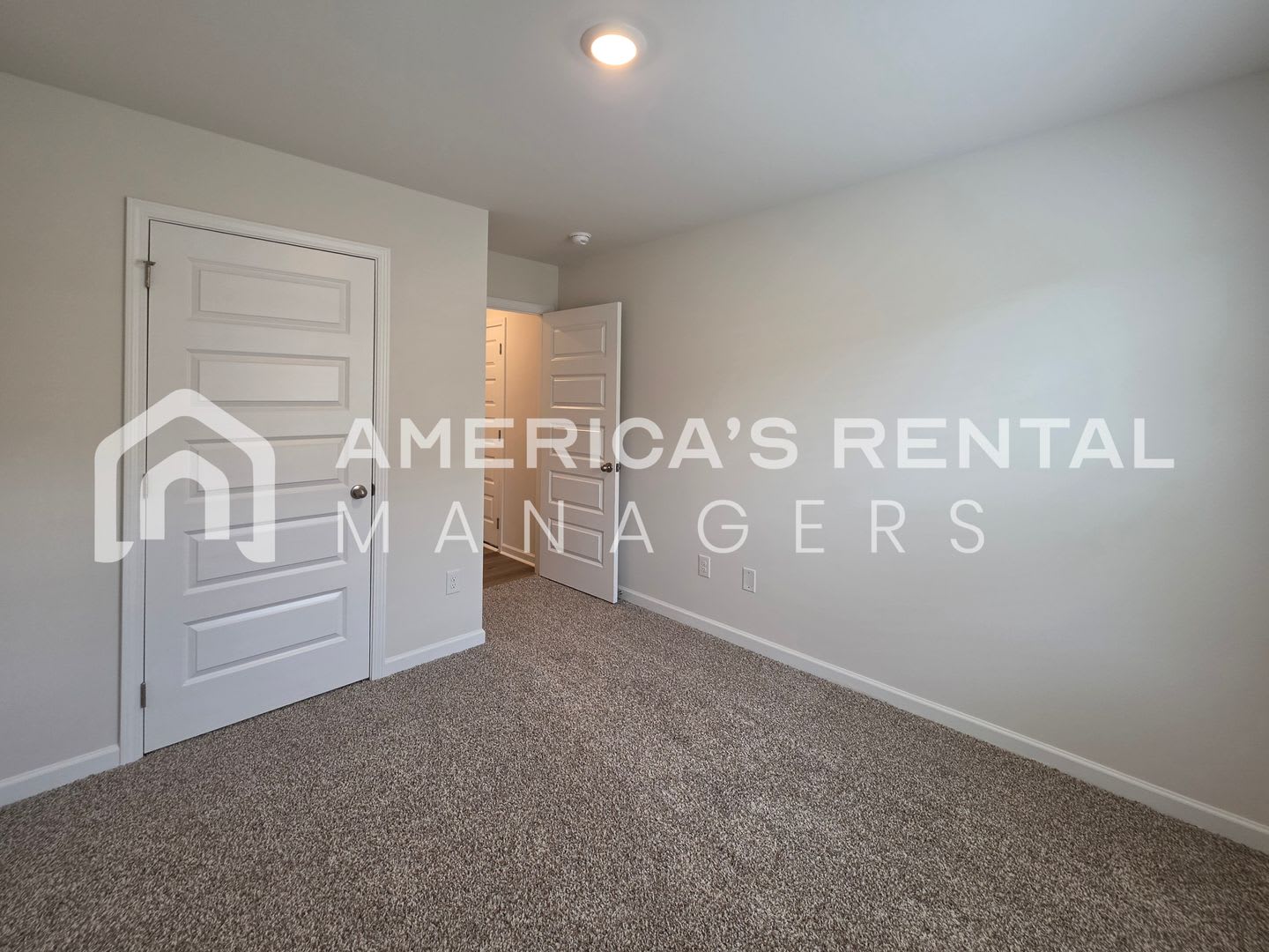 Move In Special New Construction Home For Rent Available Now Sign A 13 Month Lease By 8 31 2026 And Receive A Leasing Incentive Equal To One Month S Rent Applied As A Credit Over 10 Months – photo 2