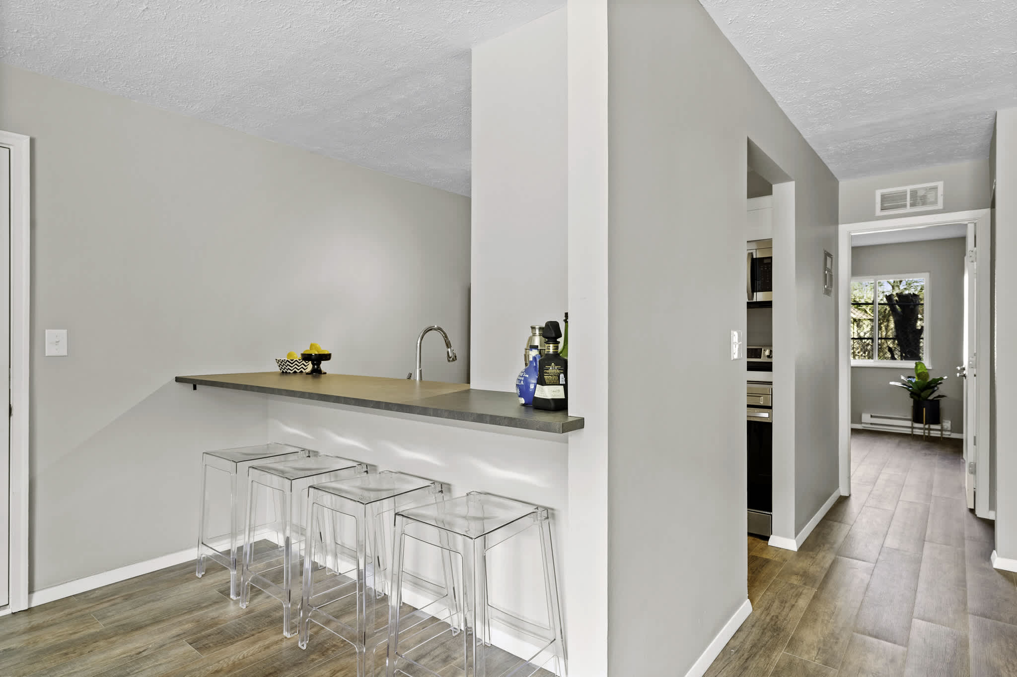 10526 Clifton Blvd – photo 5
