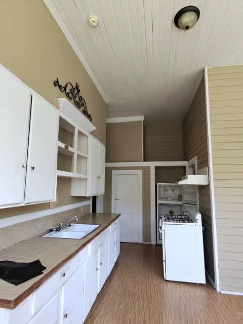 240 Dampeer Street – photo 3