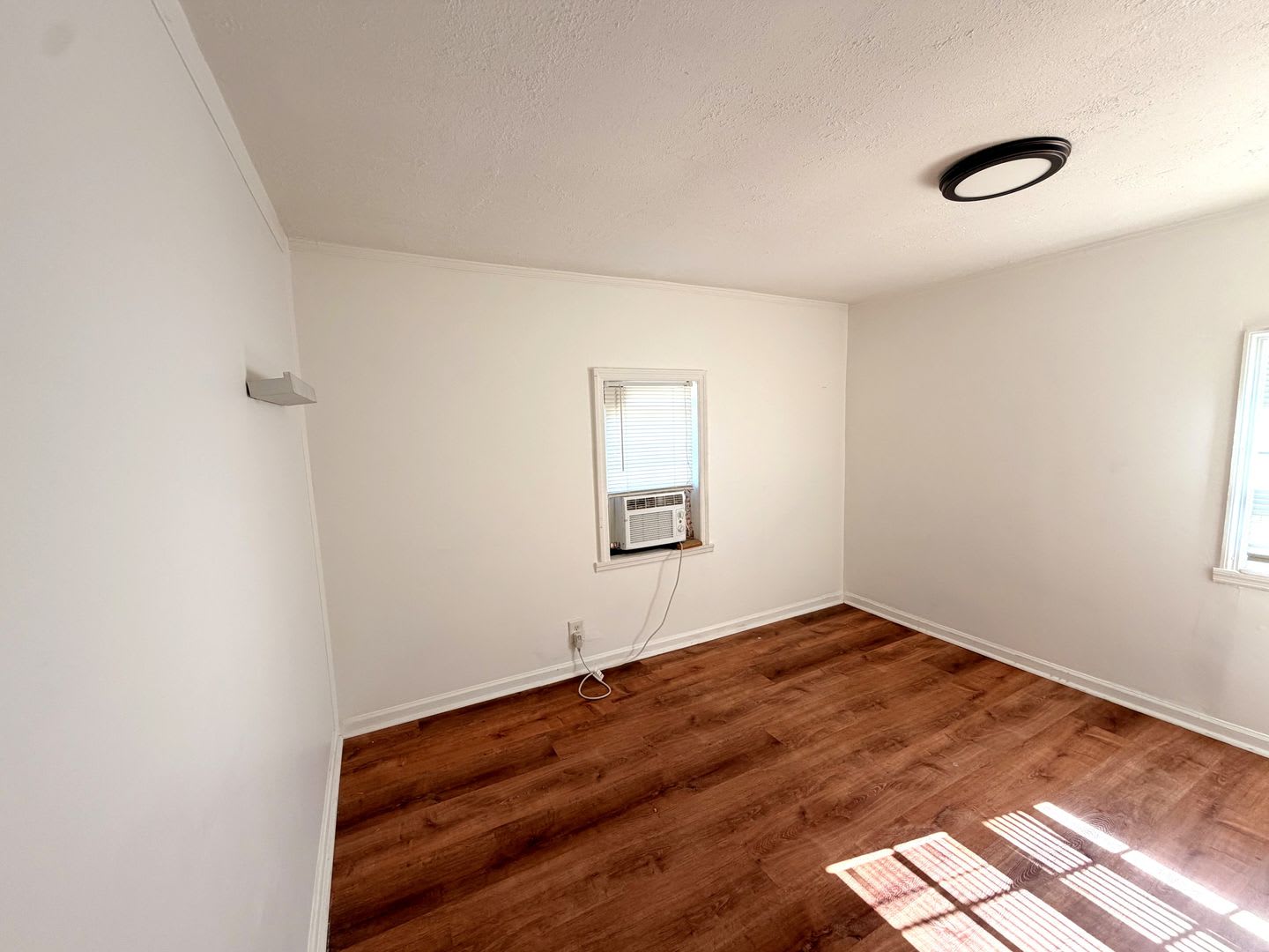 Newly Updated 1 Bed 1 Bath – photo 4