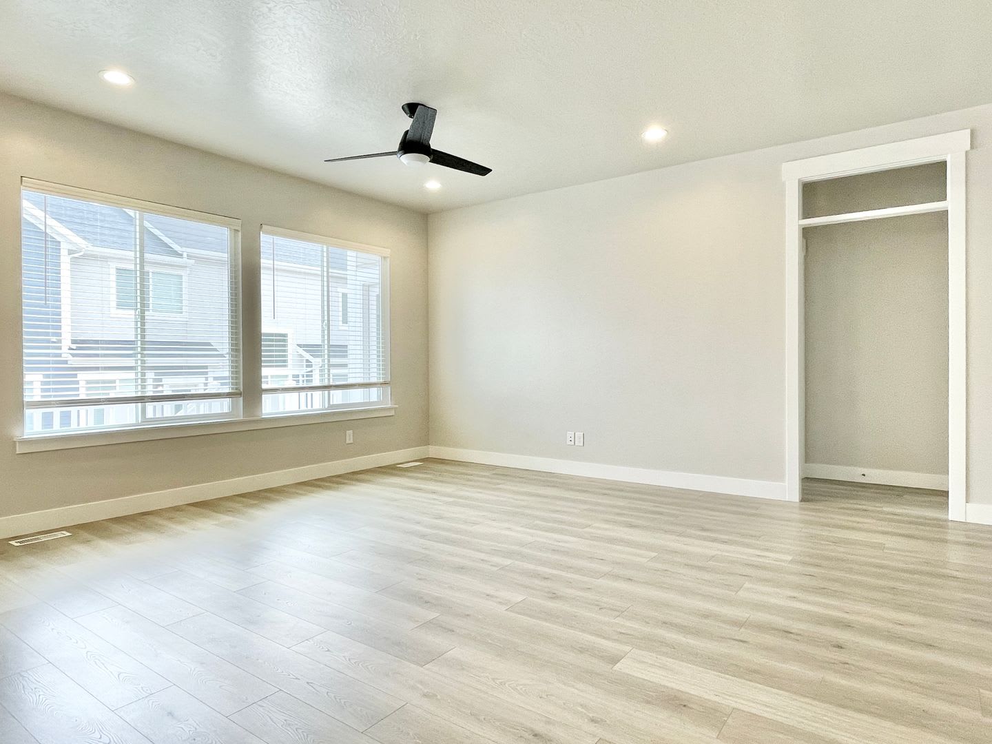 Beautiful Lehi Townhome at The Exchange! – photo 5