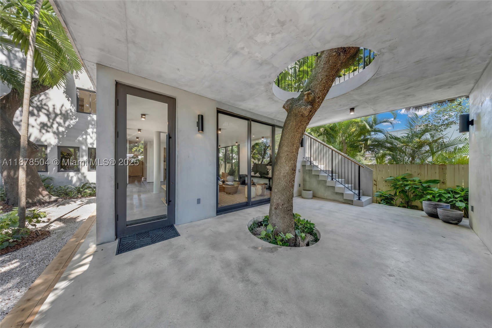 1000 NW 9th Ct – photo 2