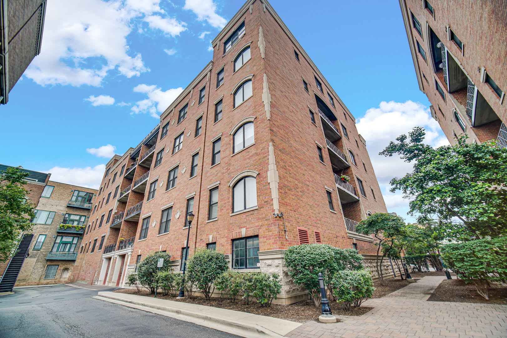 2811 N Bell Ave – photo 2