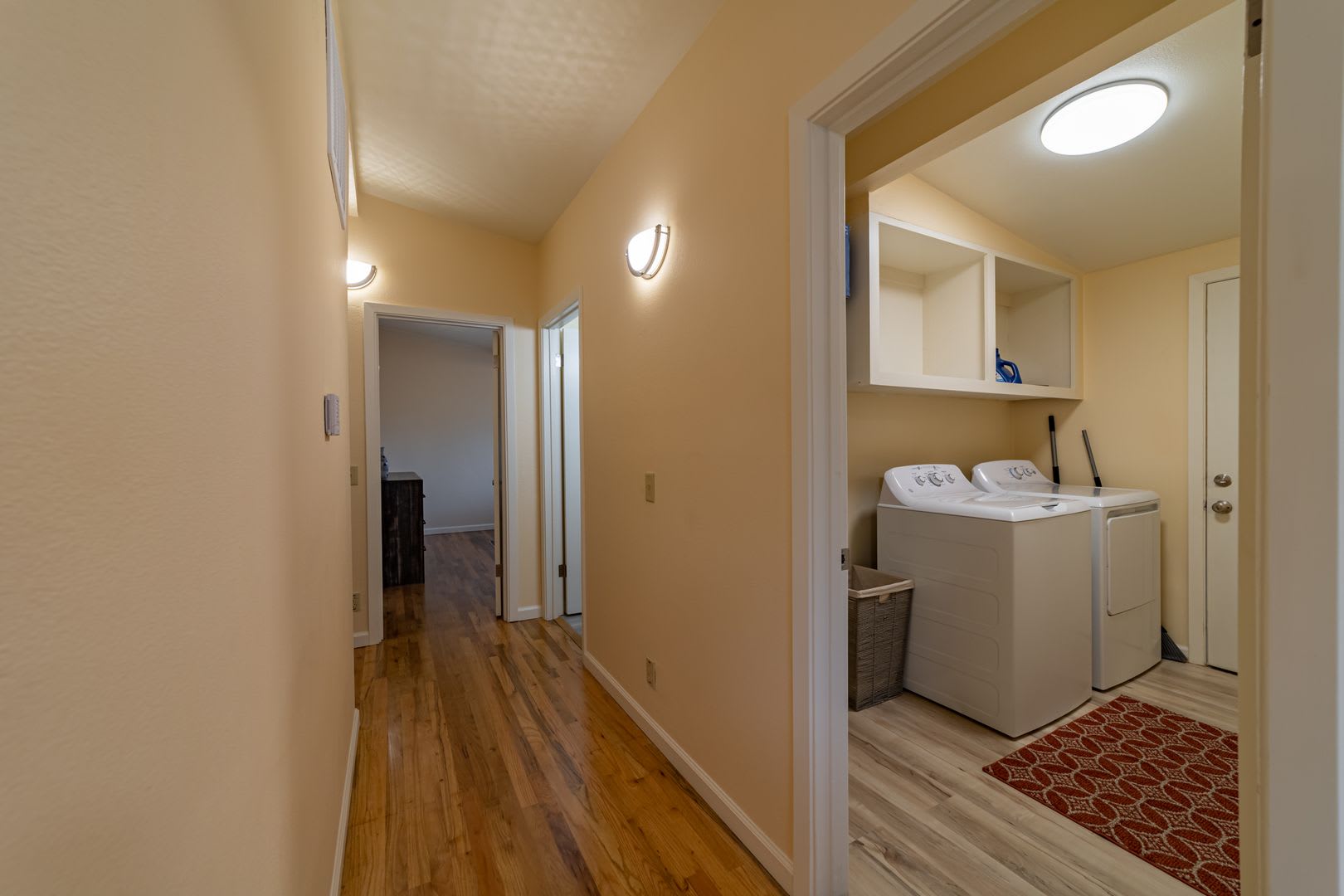 Fully Furnished 4Bd 2Ba Home Near Eureka High – photo 5