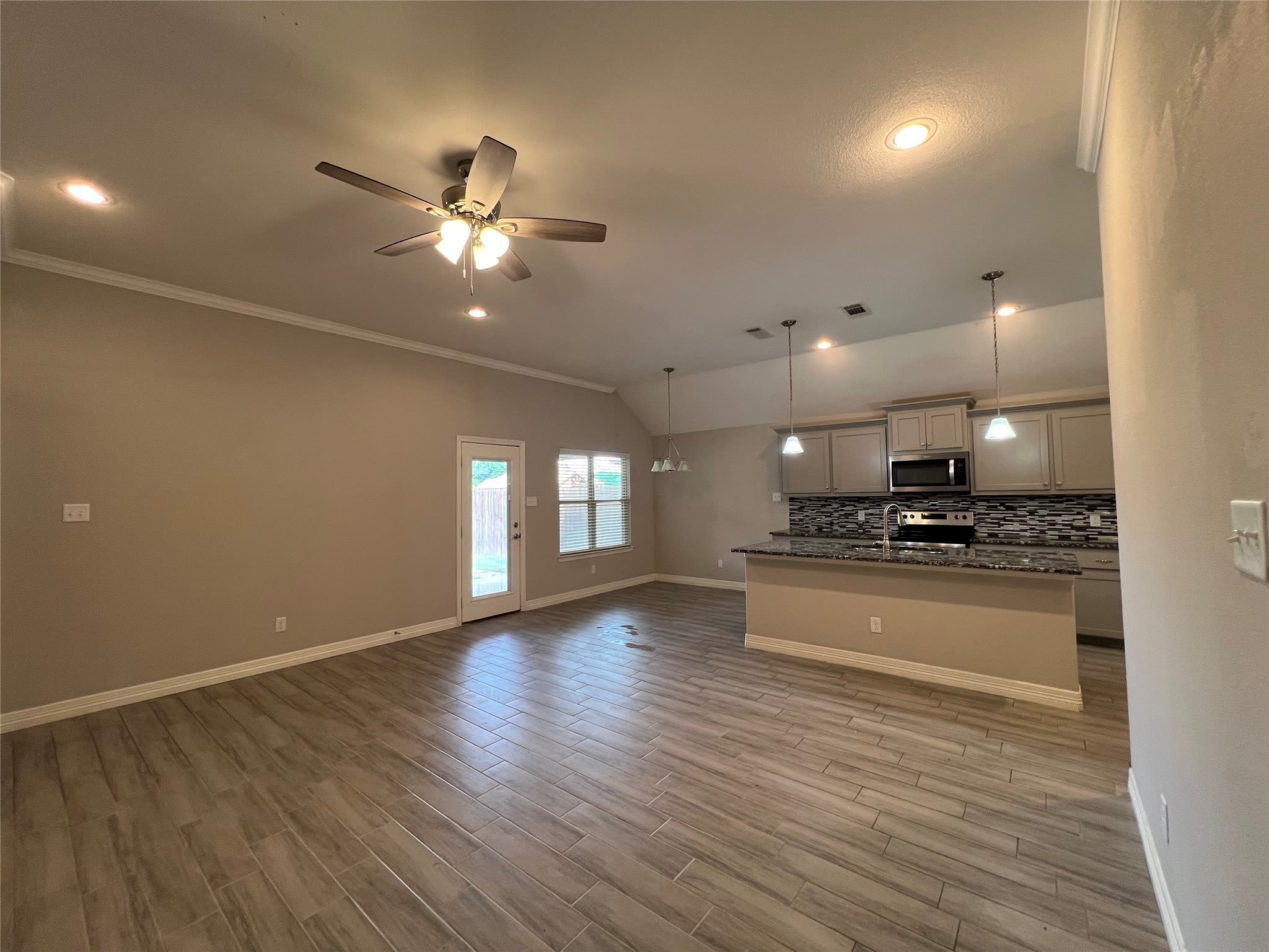148 Frank Street – photo 2