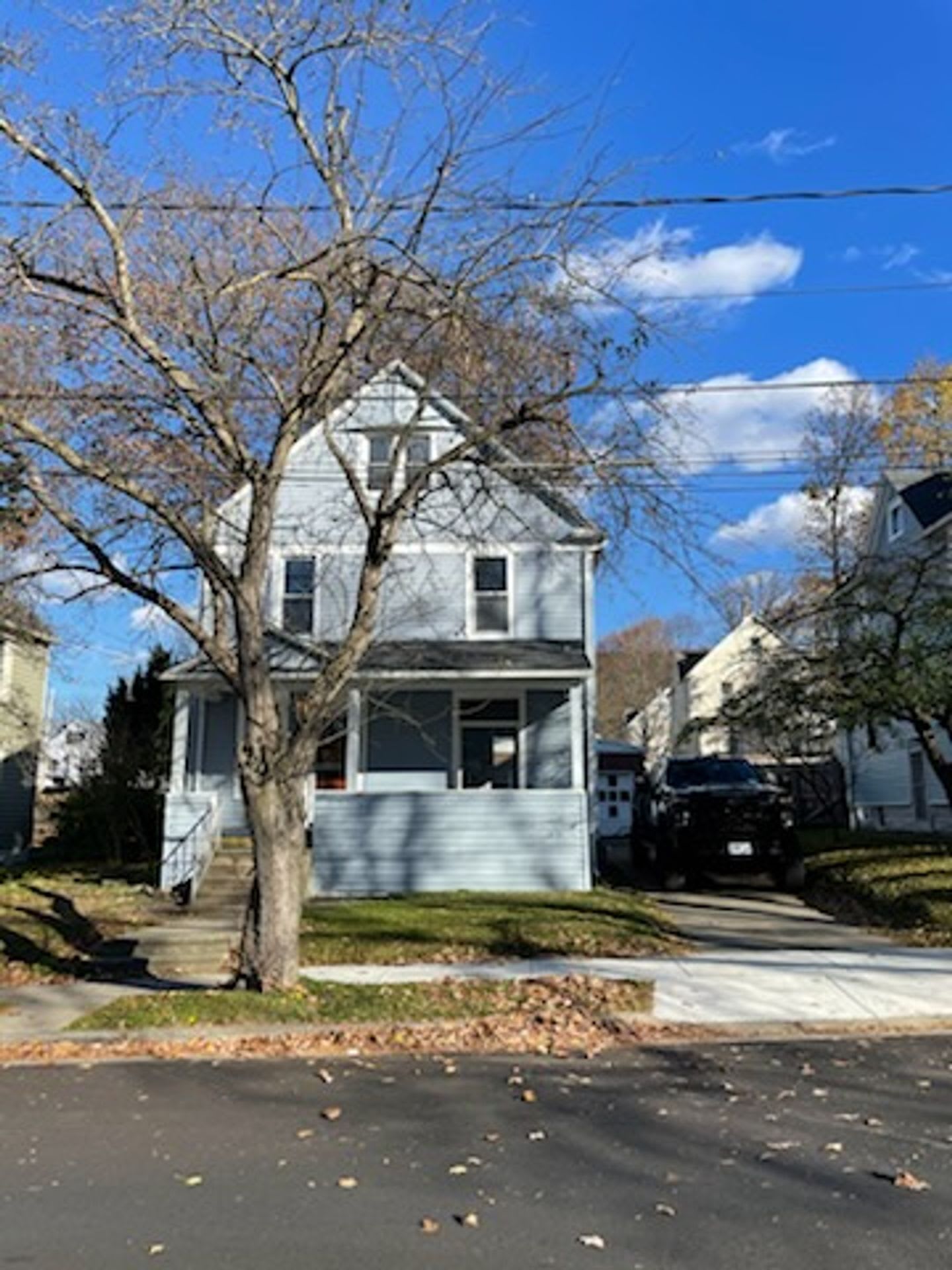 Spacious Home in a Great Neighborhood – photo 1
