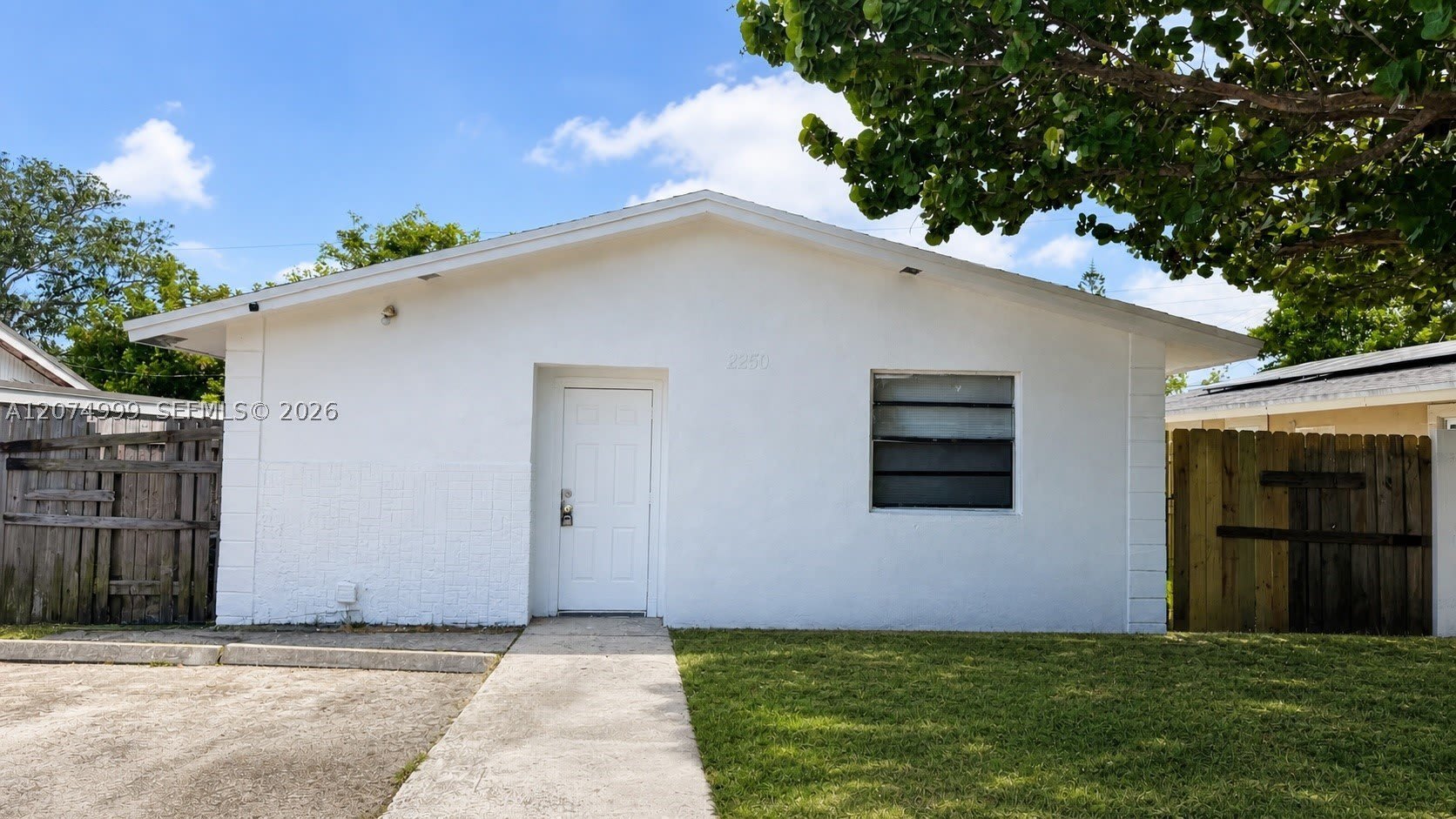 2250 NW 4th Ct – photo 1