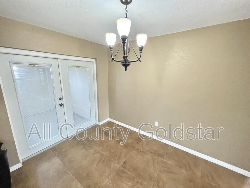 472 Ridgewood St – photo 4
