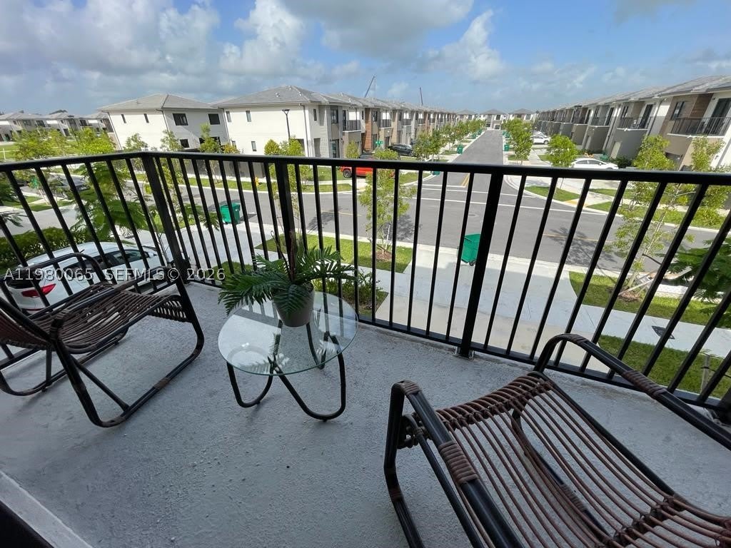 302 NW 11th Ct – photo 4