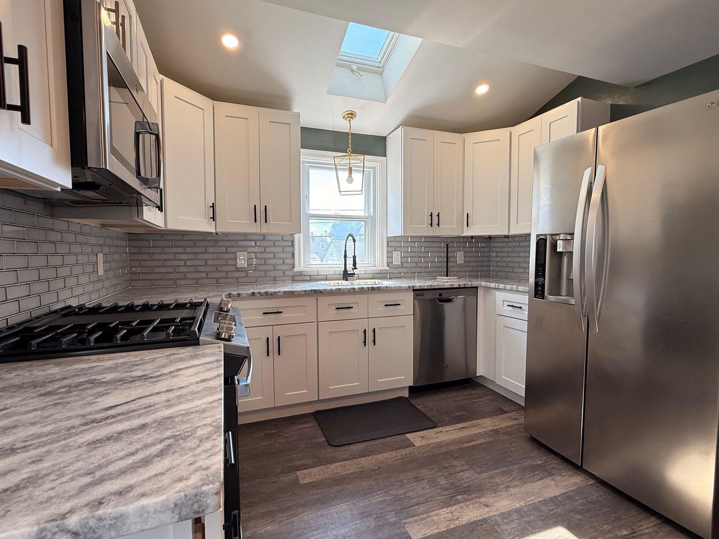 Single Family 4 Bed Aston – photo 2