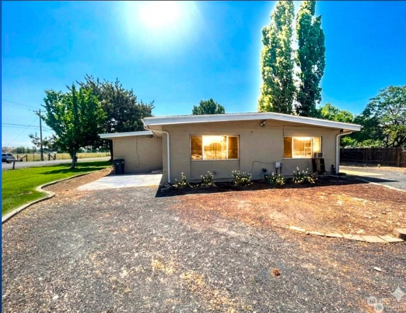 Charming 2BR Duplex in Moses Lake – photo 2