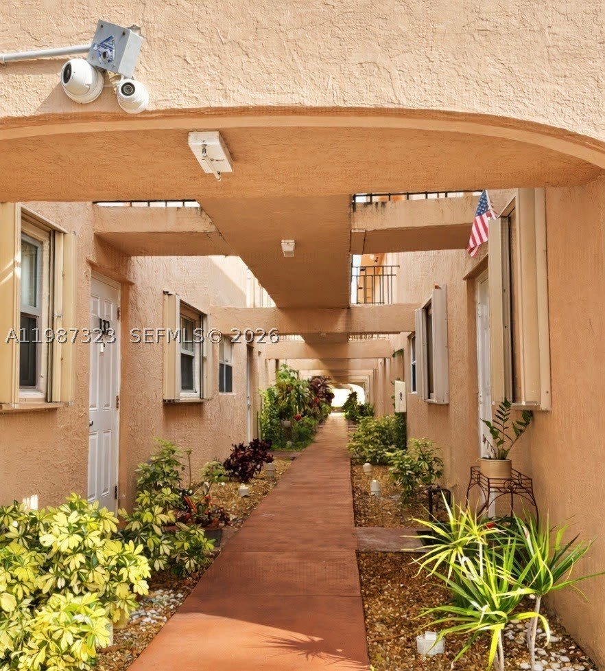 550 SW 2nd Ave – photo 3