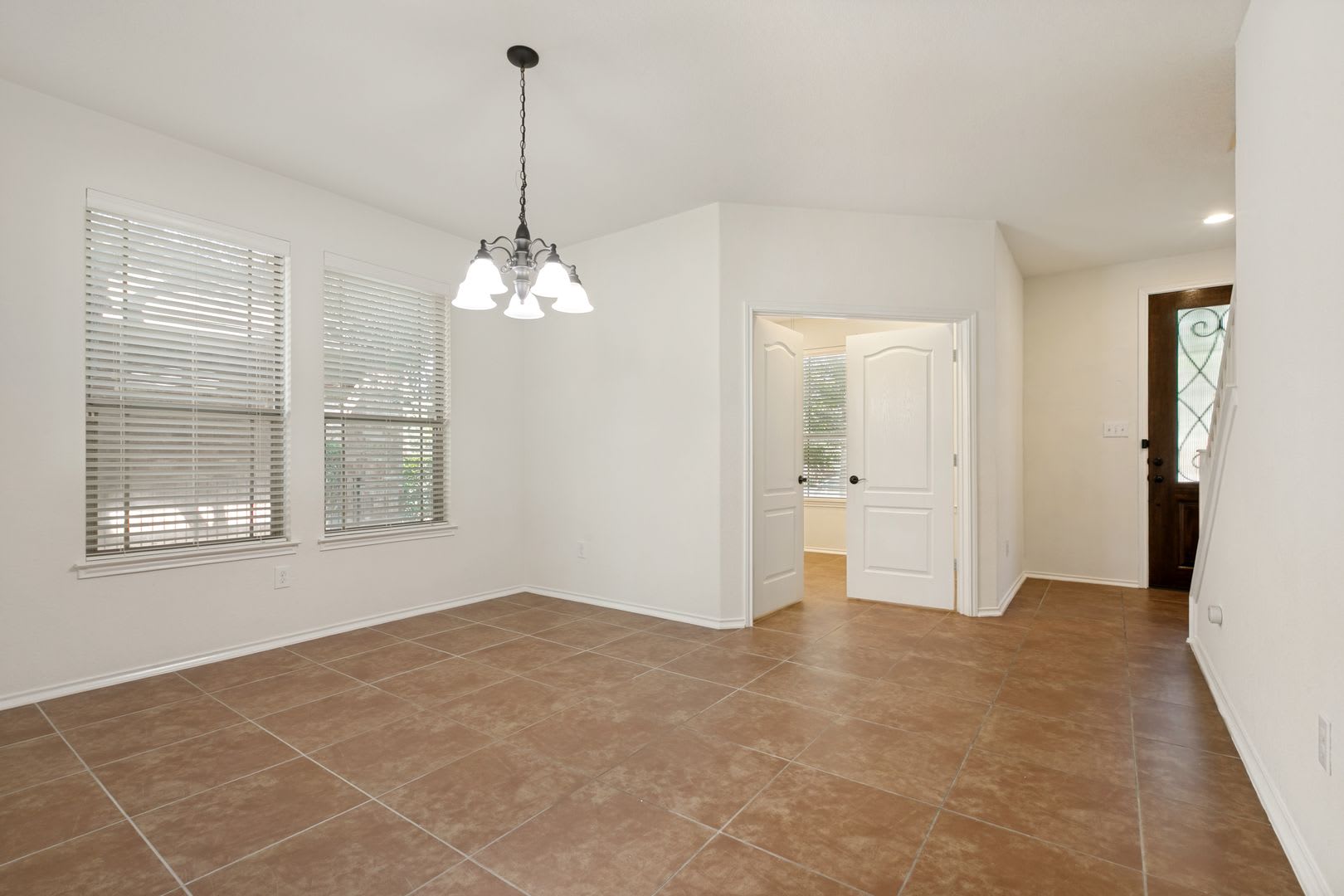 3-BEDROOM IN WOODS OF ALON – photo 4