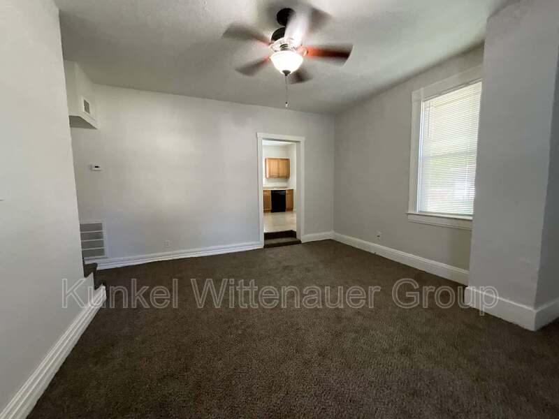 821 Edward Street – photo 4