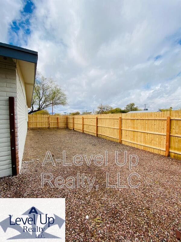 1854 North 5th Avenue – photo 2
