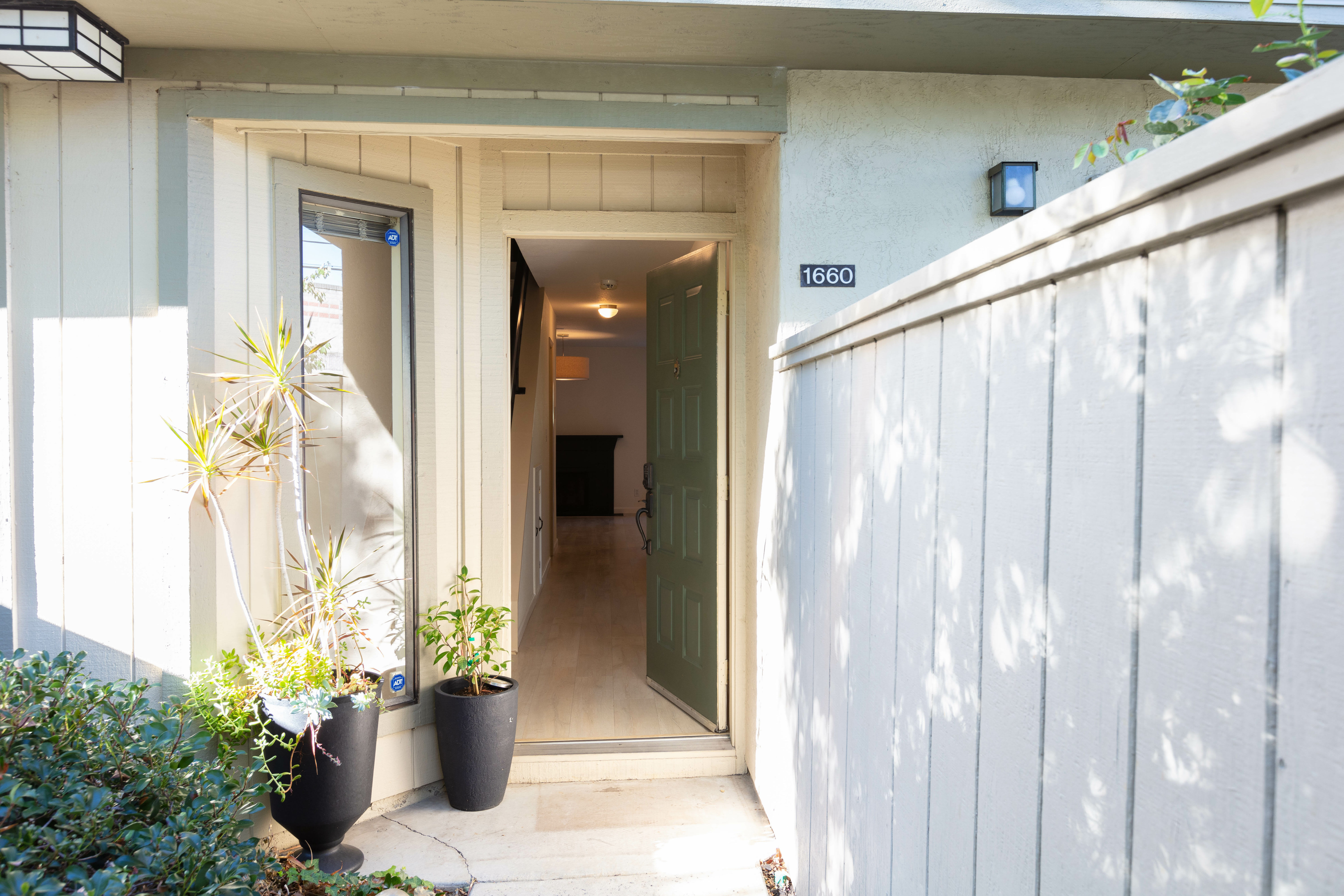 1660 Parkside Drive – photo 2