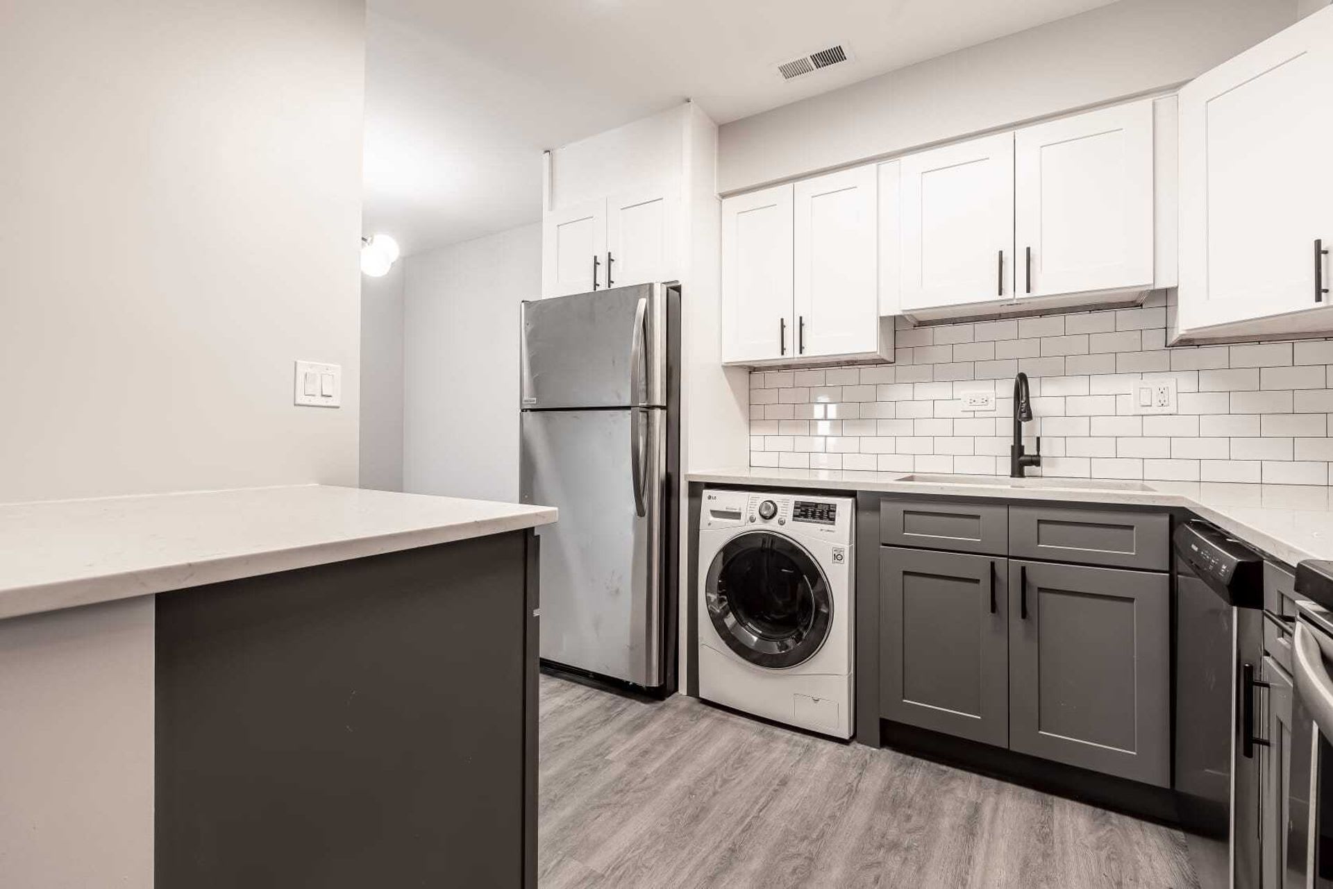 Grand Park Apartments – photo 2