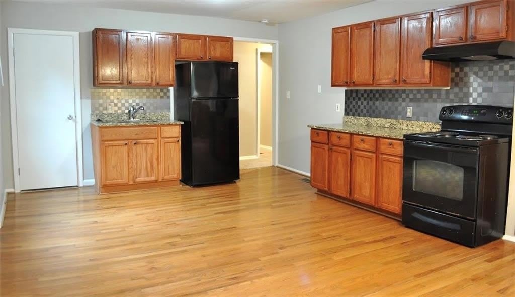 3047 Alston Drive – photo 2
