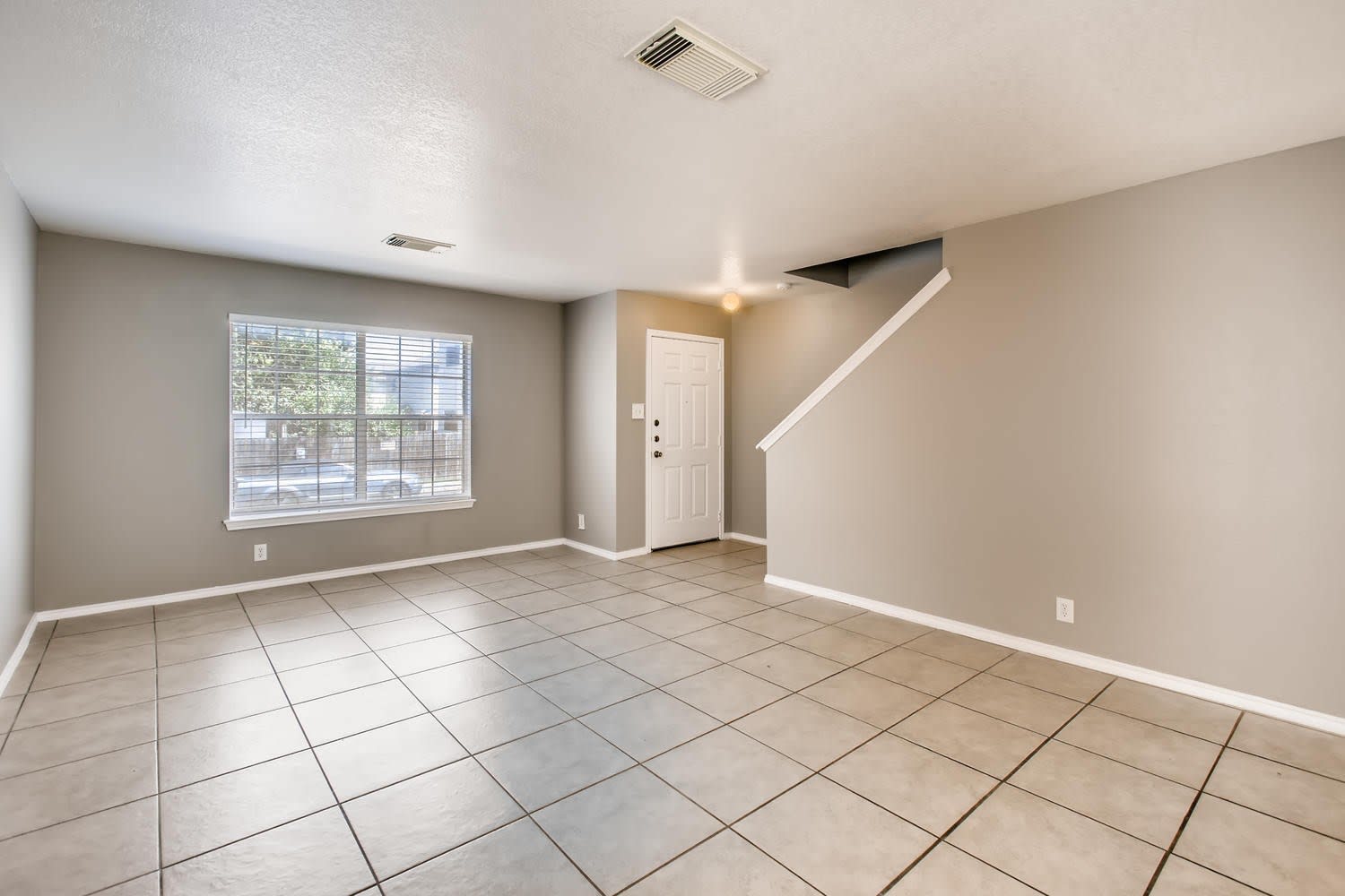 4BR/2.5 Bath near the San Antonio Medical Center!!! – photo 4