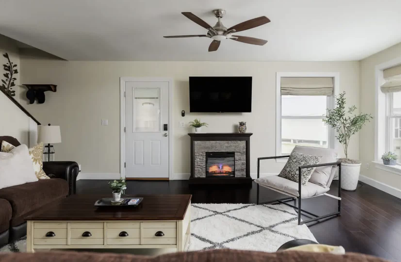 Private furnished winter rental- Heated floors! – photo 5