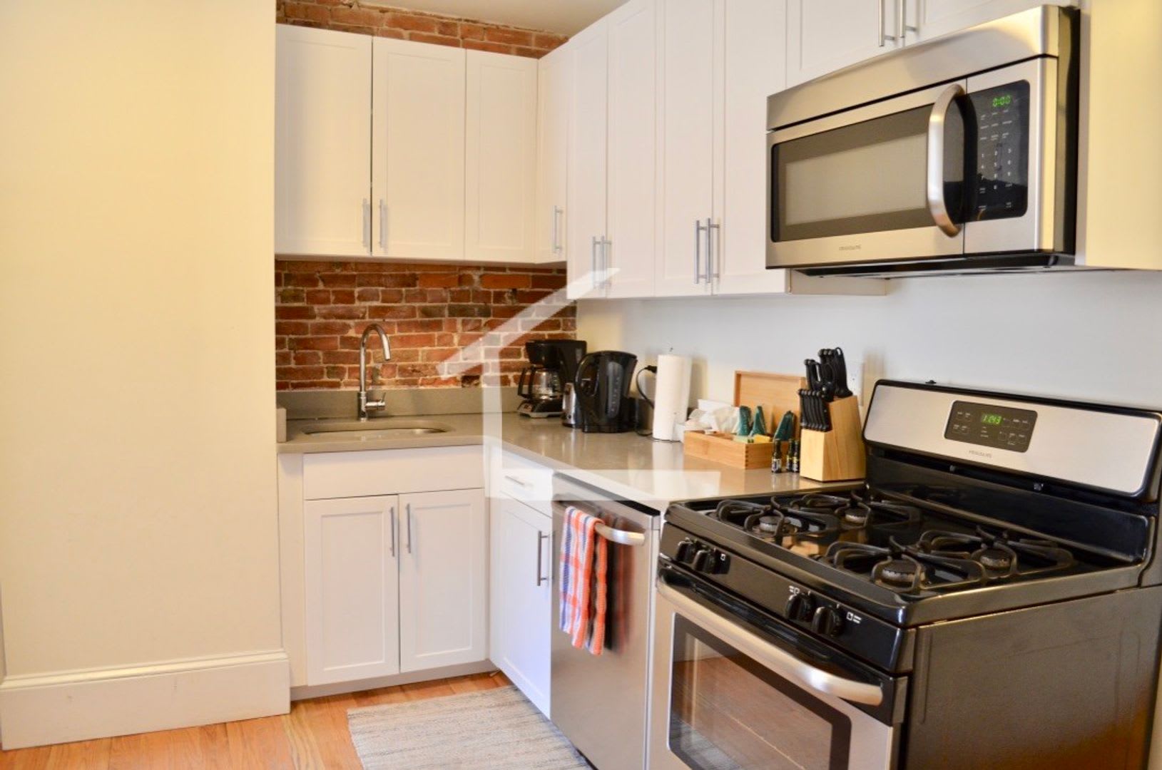 1 bed plus office in South End – photo 1