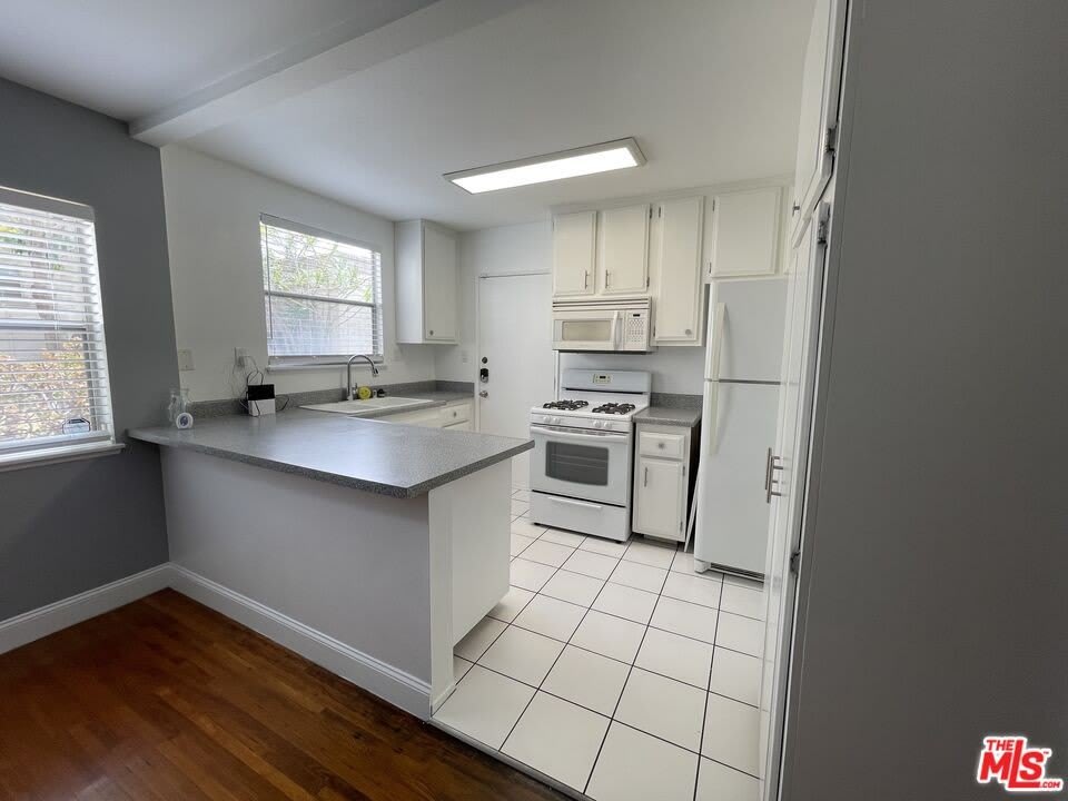 5870 Bowcroft St – photo 4