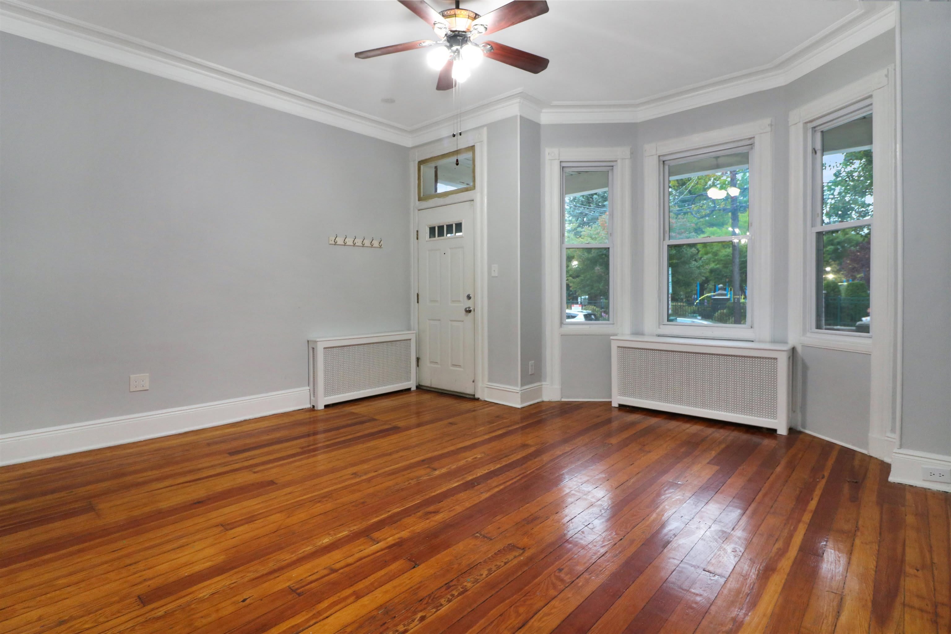 304 24TH ST – photo 2