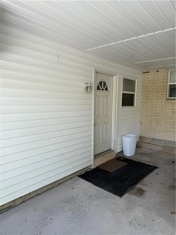 5661B WOODLAWN Place – photo 2