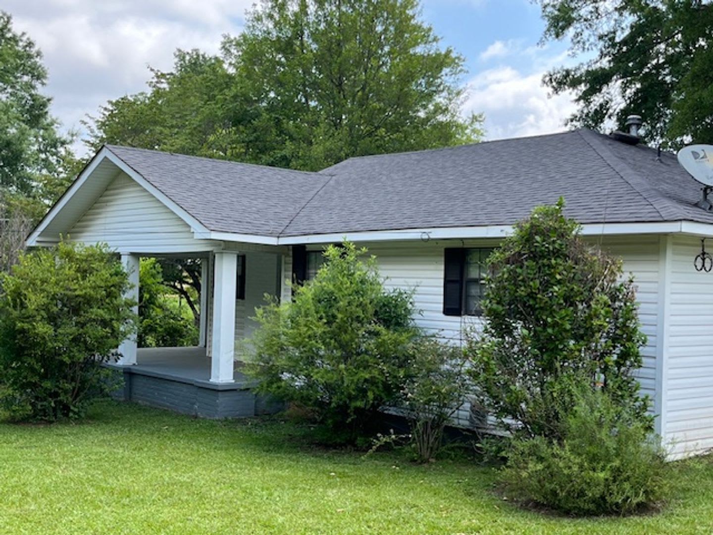 Renovated 3 Bedroom 1 Bath Home for Rent – photo 2