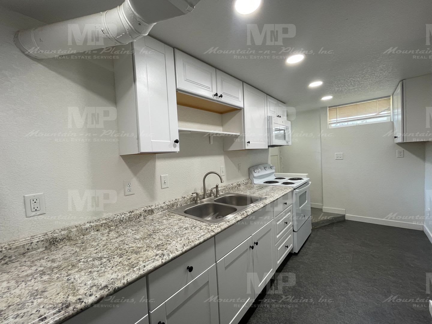 610 S. Loomis Avenue #B – photo 5