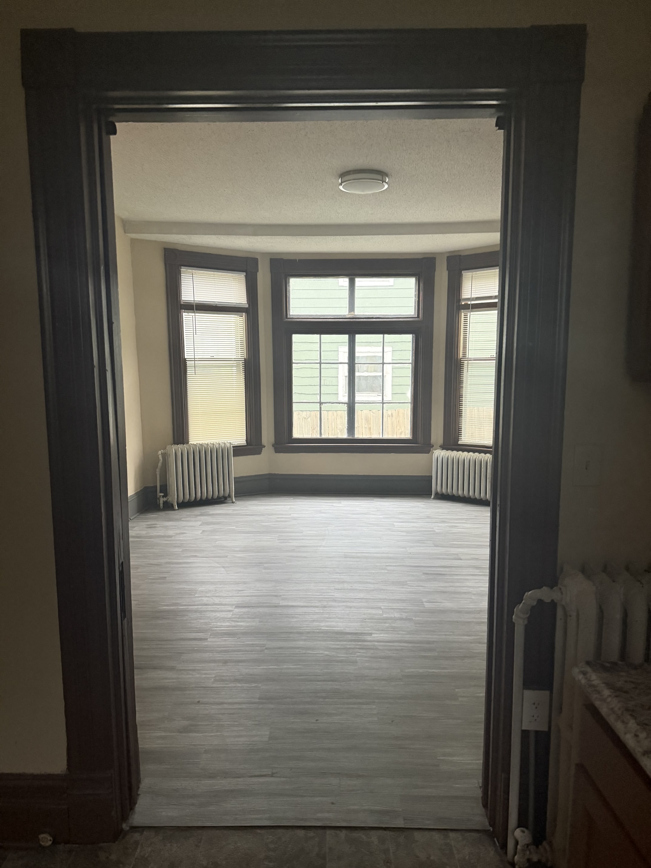 694 Sims Ave E 1 – photo 3