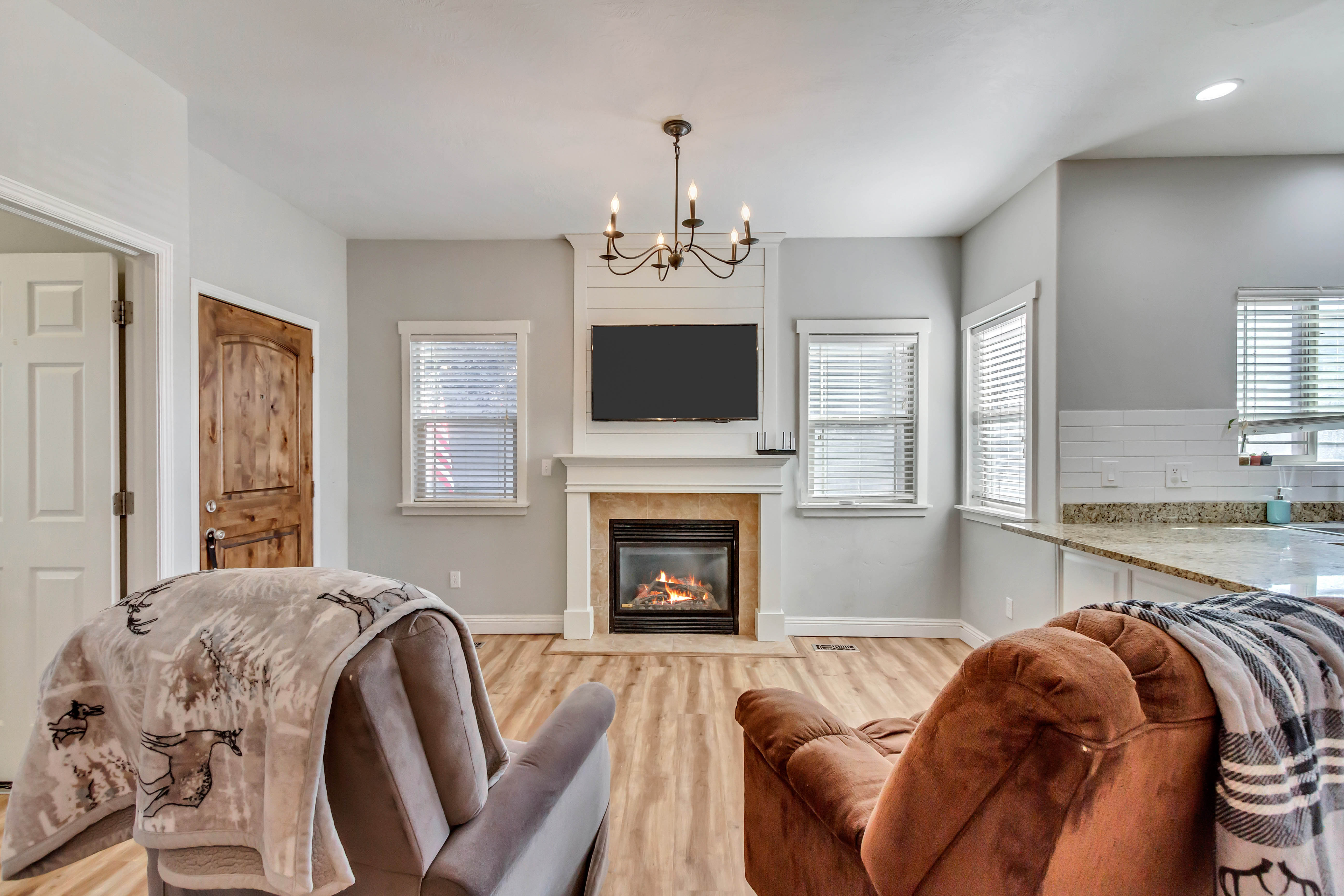 3885 East Cunninghill Drive – photo 2