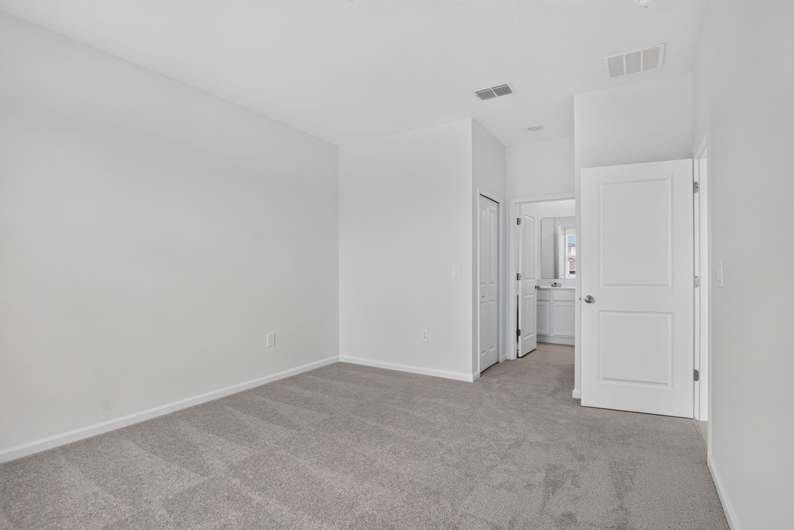 Stunning new construction 3/2 in Wynnstone Gated Community of Davenport. Available now! – photo 5
