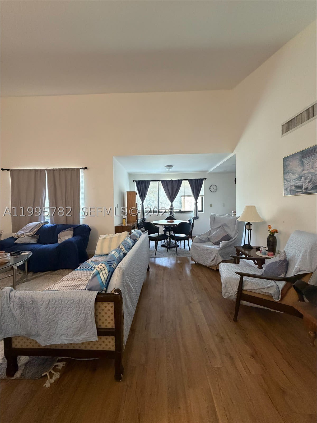 221 W Park Dr – photo 4