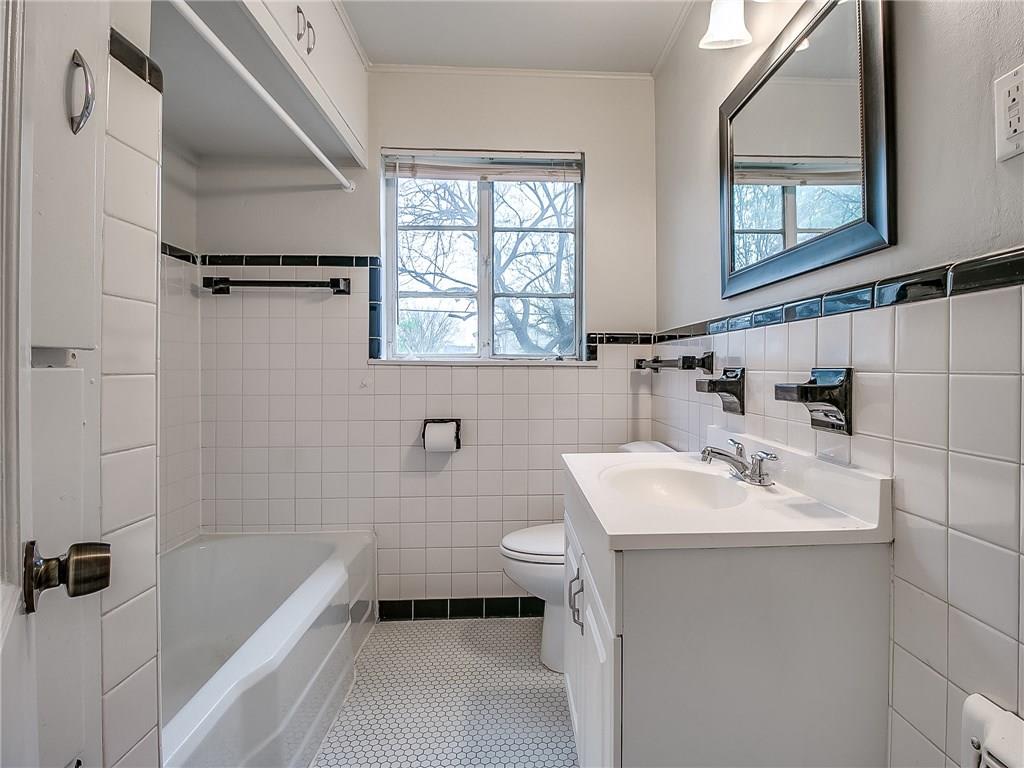 4228 NW 14th Street – photo 2