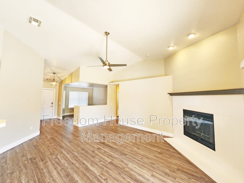 4591 Stoneham Street – photo 5