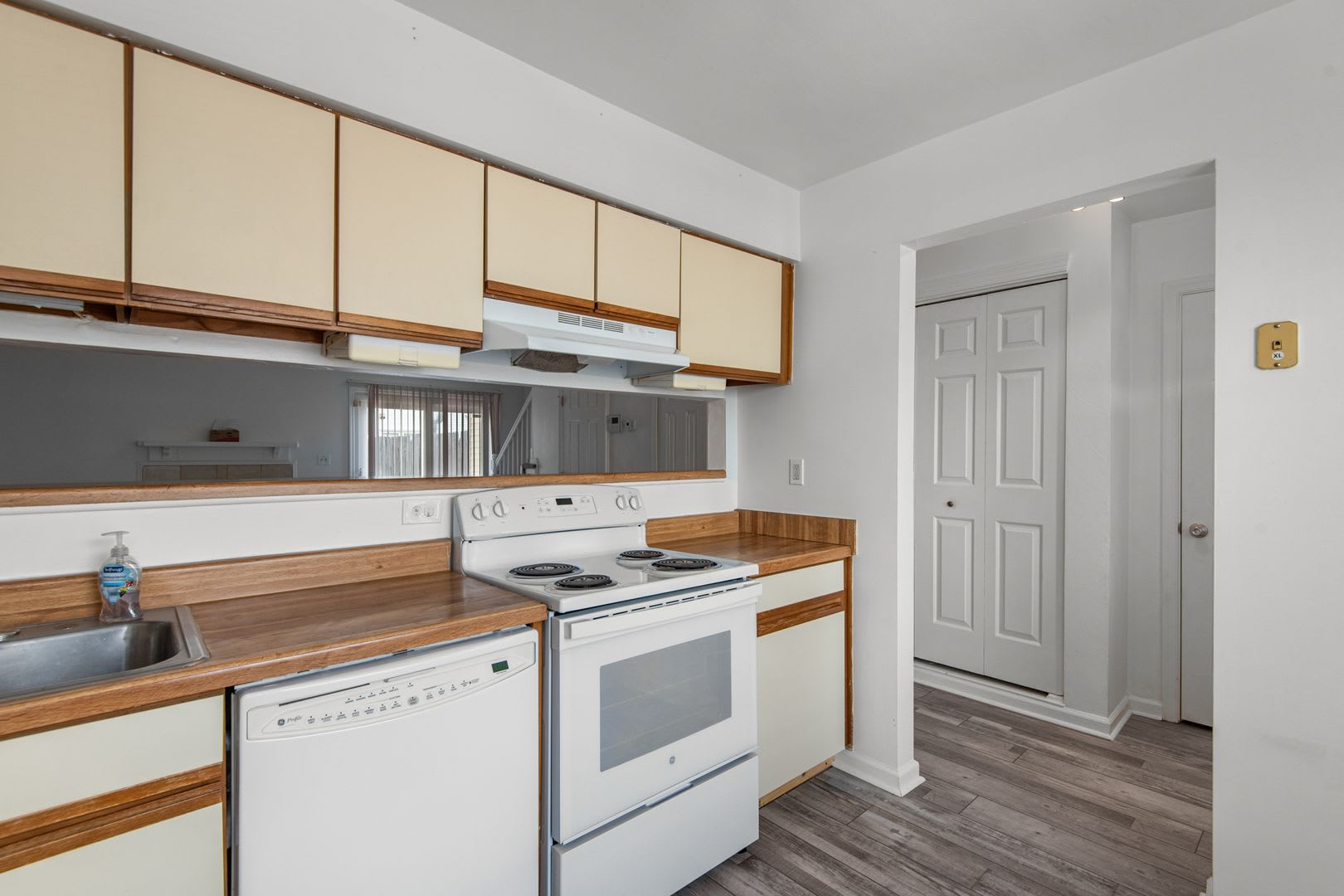 Virginia Beach Townhome – photo 3