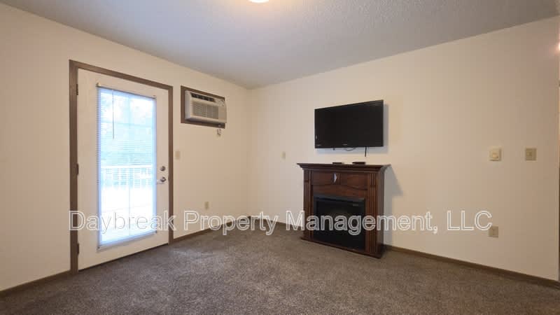 303 16Th Street South 1 – photo 3
