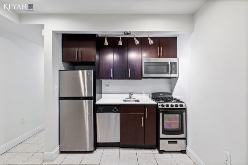 367 West 48th Street – photo 3