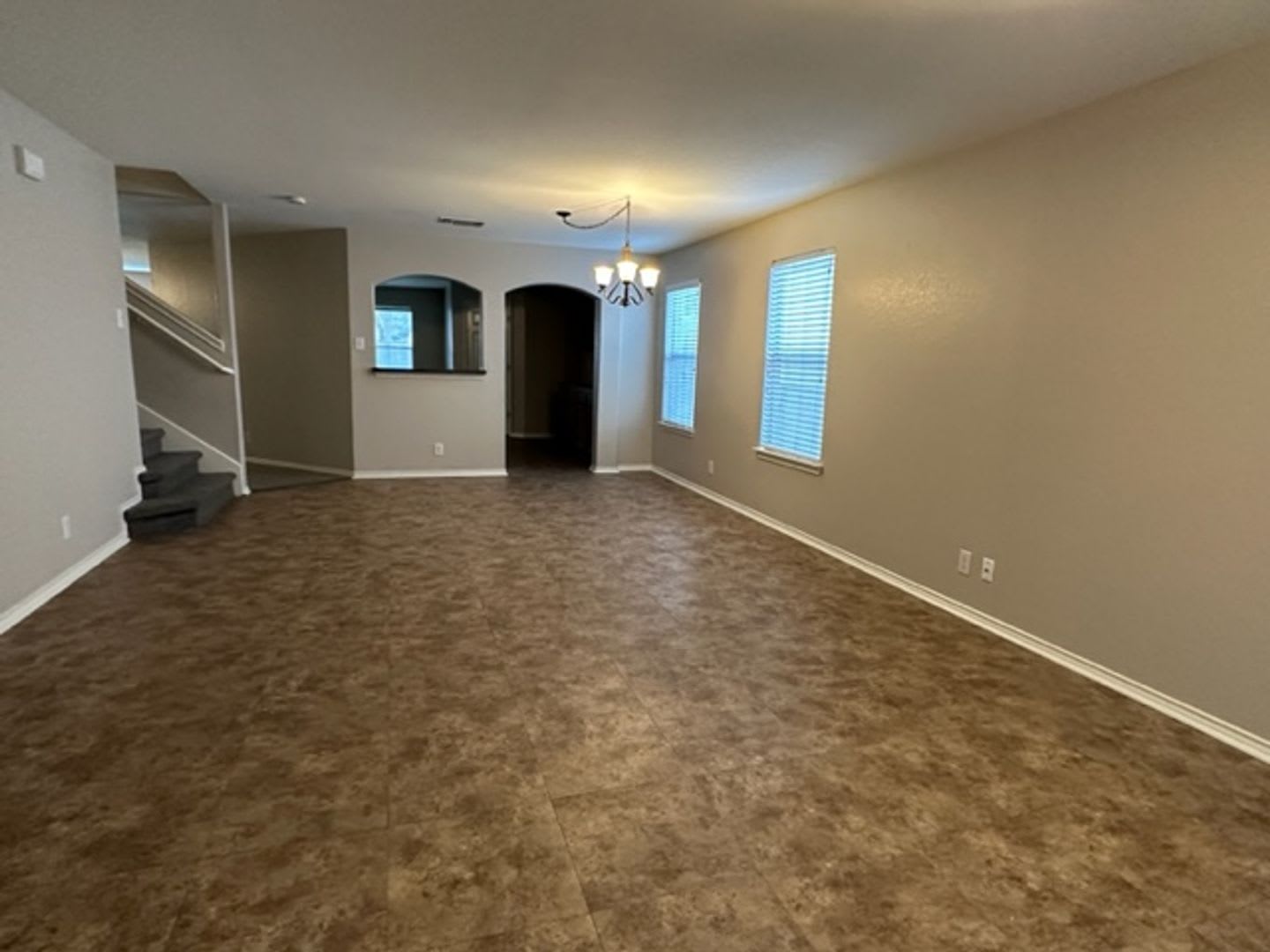 READY FOR MOVE IN- HUGE OVER 3000 SQ FT – photo 4
