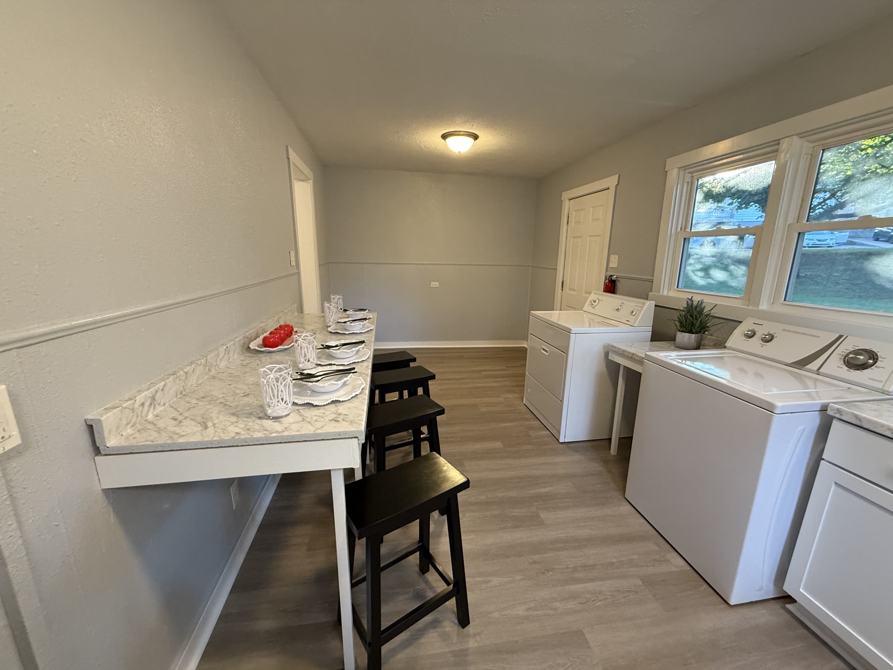 1228 Oakland Ave, 1 – photo 4