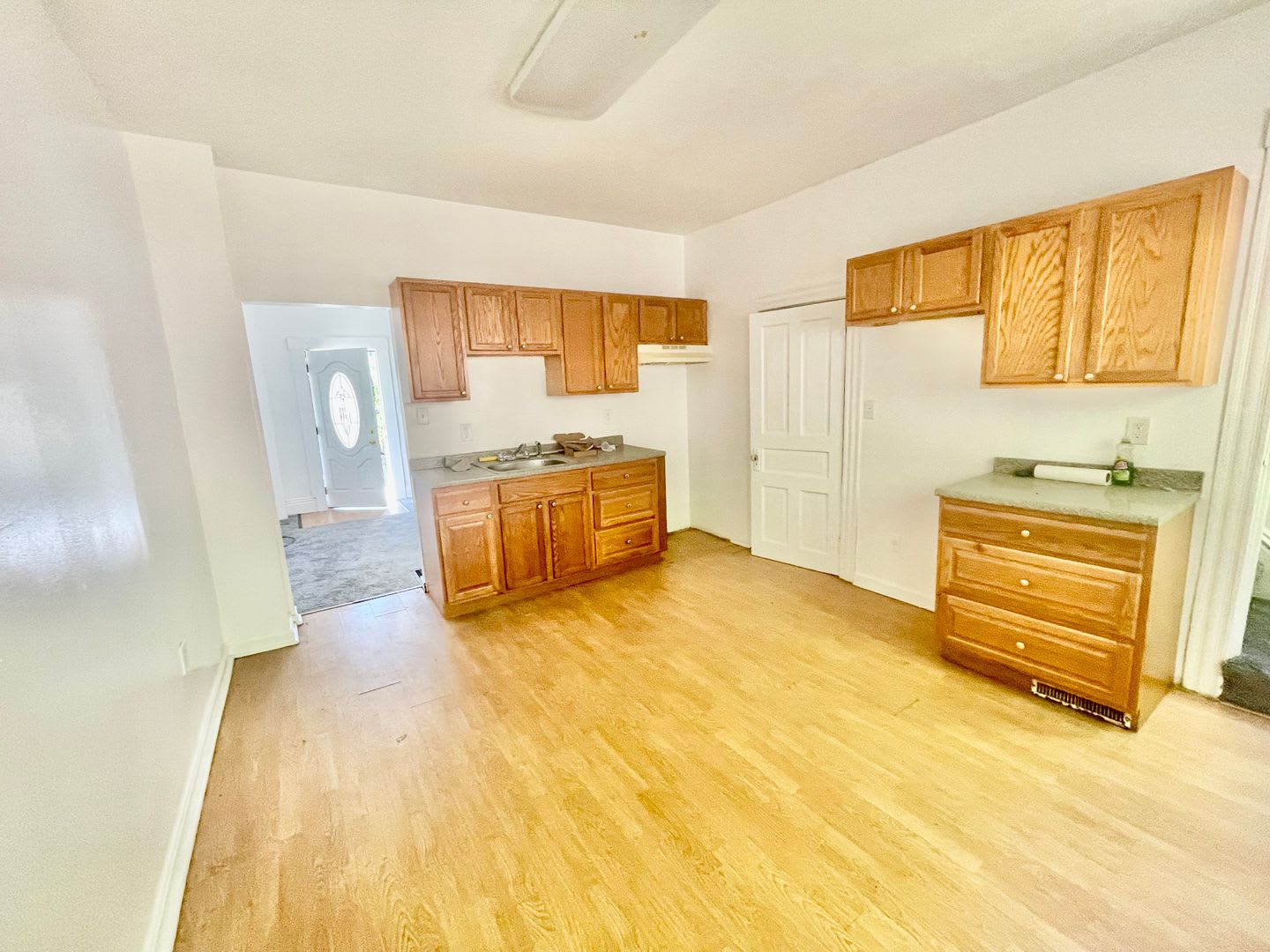2 Bed 1 Bath- Pittsburgh PA – photo 4