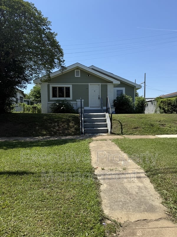 1625 29th Avenue N – photo 1