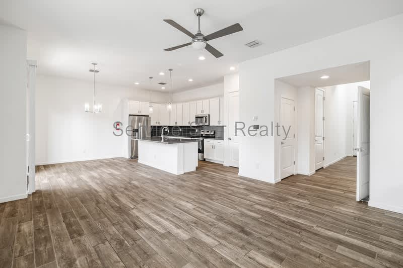 901 S Smith Rd – photo 2