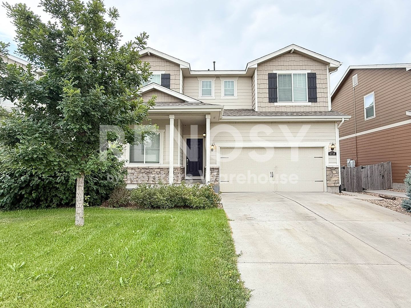 Spacious 4-Bedroom Home with Open Floor Plan and Large Backyard in Thornton – photo 3