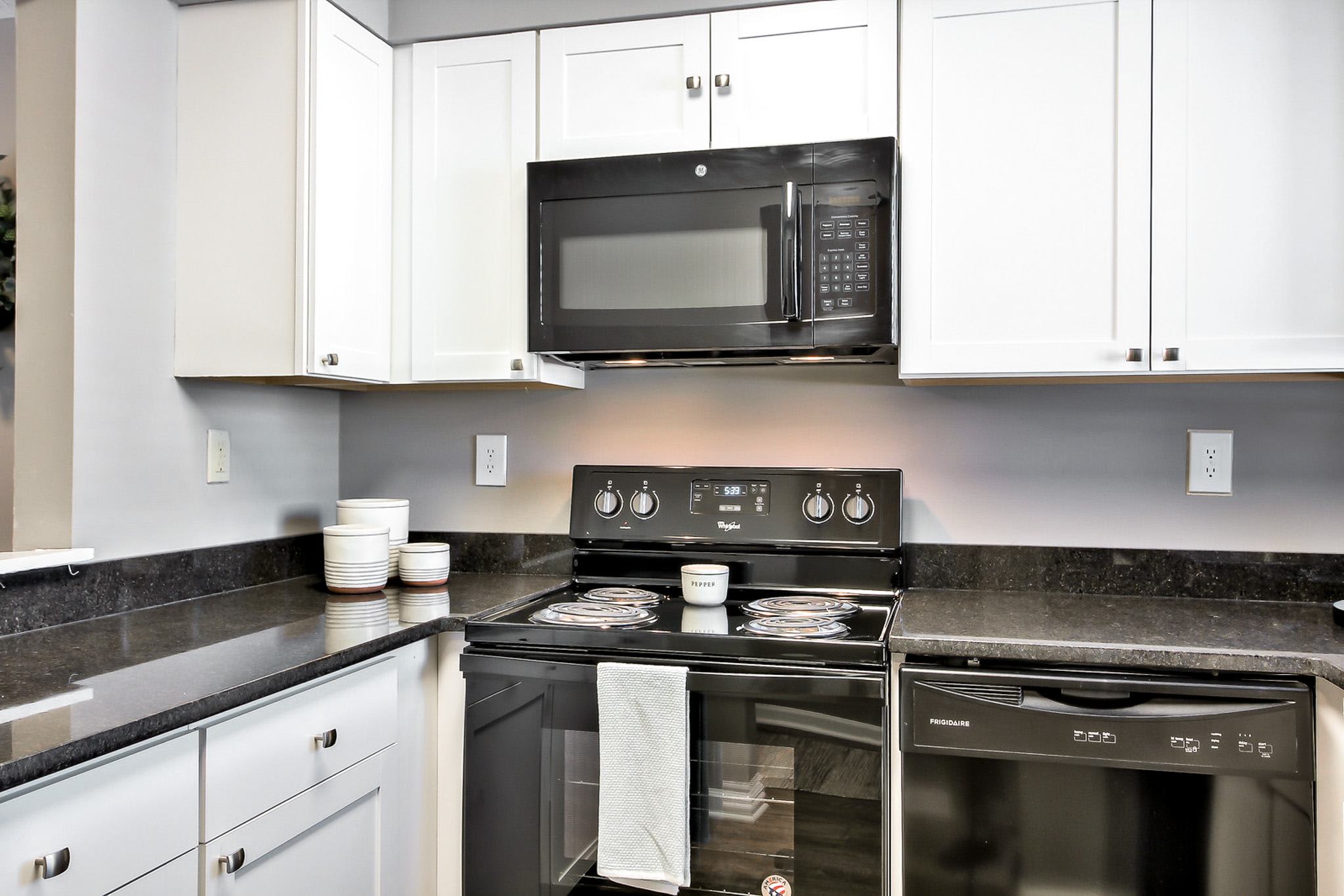 The Pops Apartments – photo 4