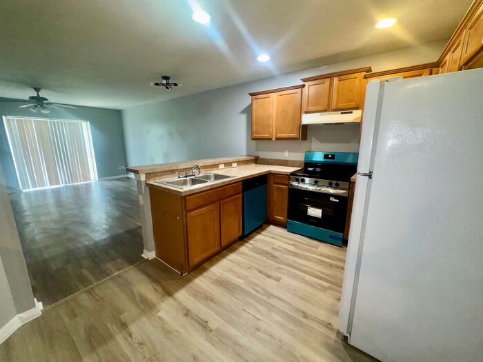 533 Cresting Oak Circle – photo 4